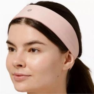 Lululemon Women's Luxtreme Training Headband very light pink